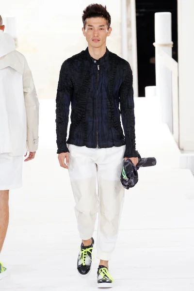 Look 15